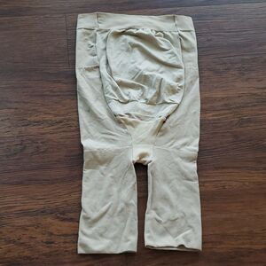 SPANX Nude Powermamaby Chic Feminine Trendy Shapewear Shorts Size C